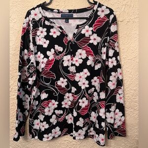 Karen Scott Women's Floral Black and Red Top. Size XL